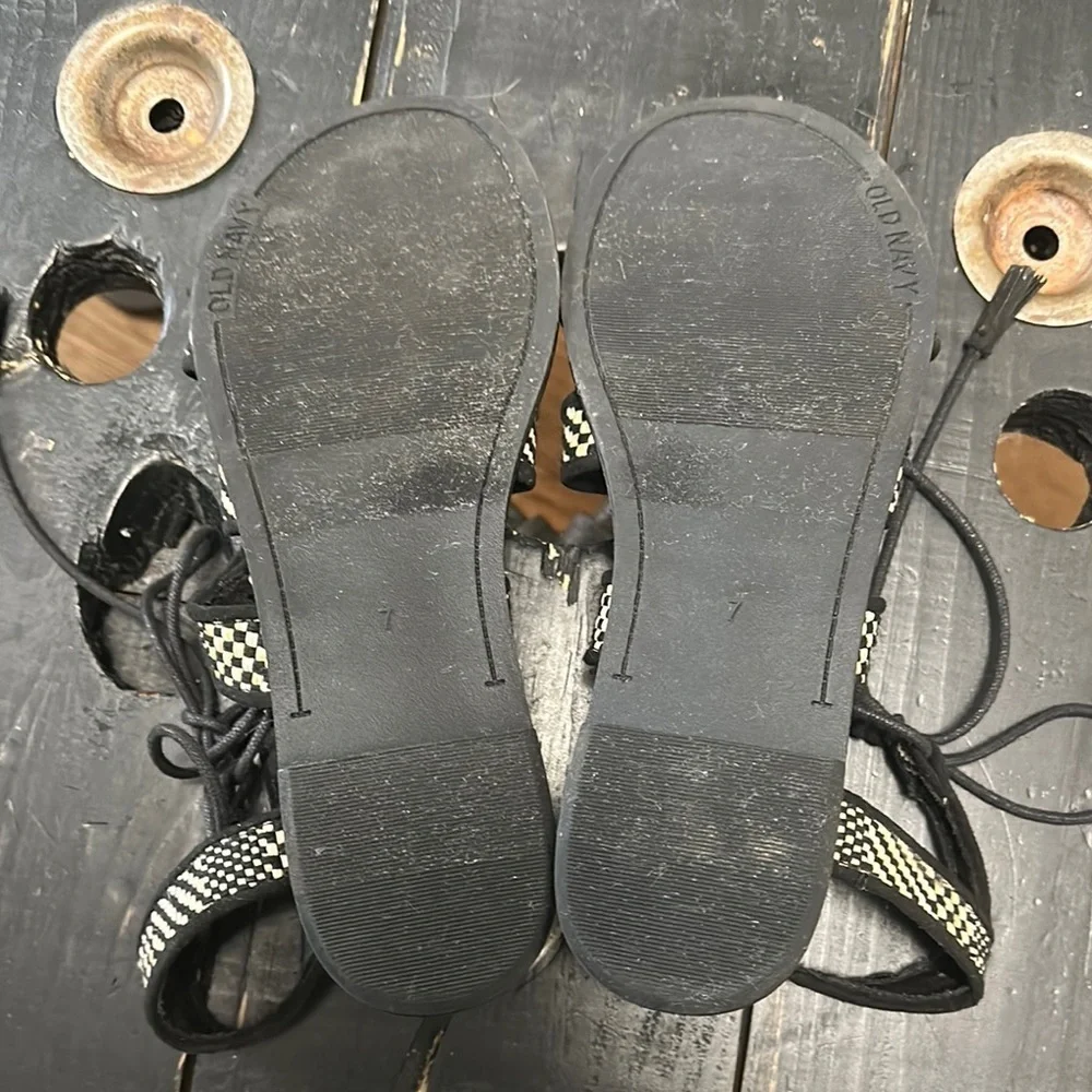 Old Navy step into
